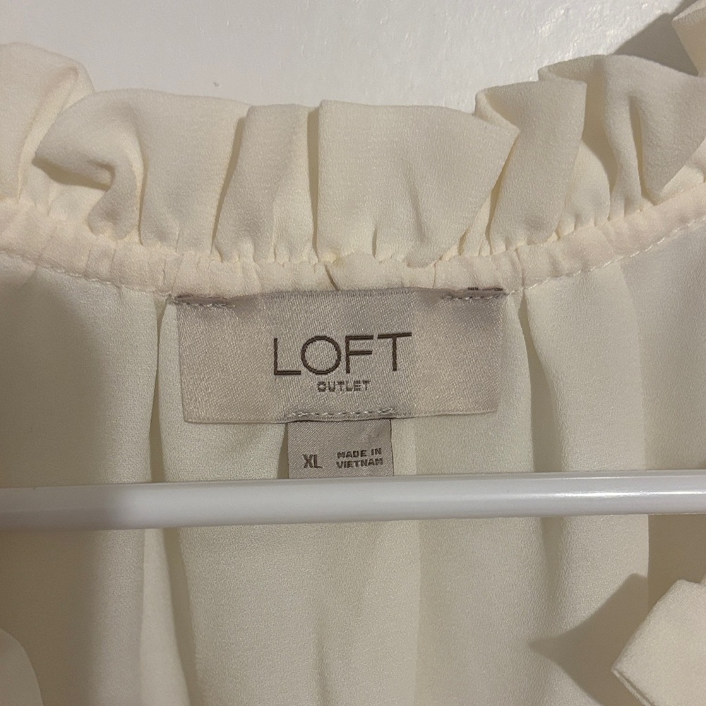 LOFT Cream Ruffled Sleeveless Blouse - Picture 2 of 3